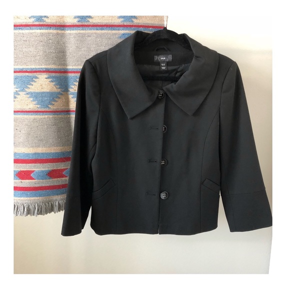 H&M Jackets & Blazers - EUC | H&M Cropped Black Suit Top H&M Jackets & Blazers - EUC | H&M Cropped Black Suit Top